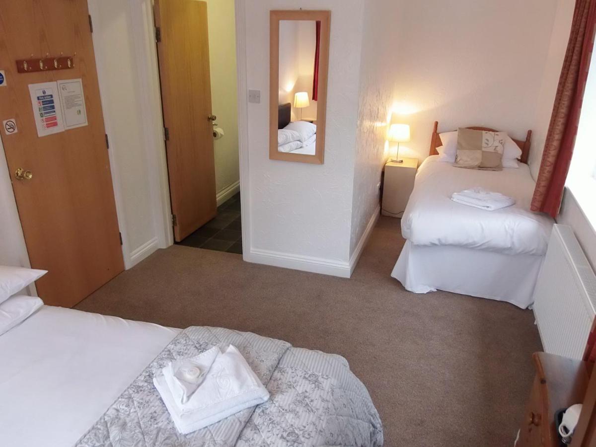 Betty Cottles Inn Okehampton Habitación foto